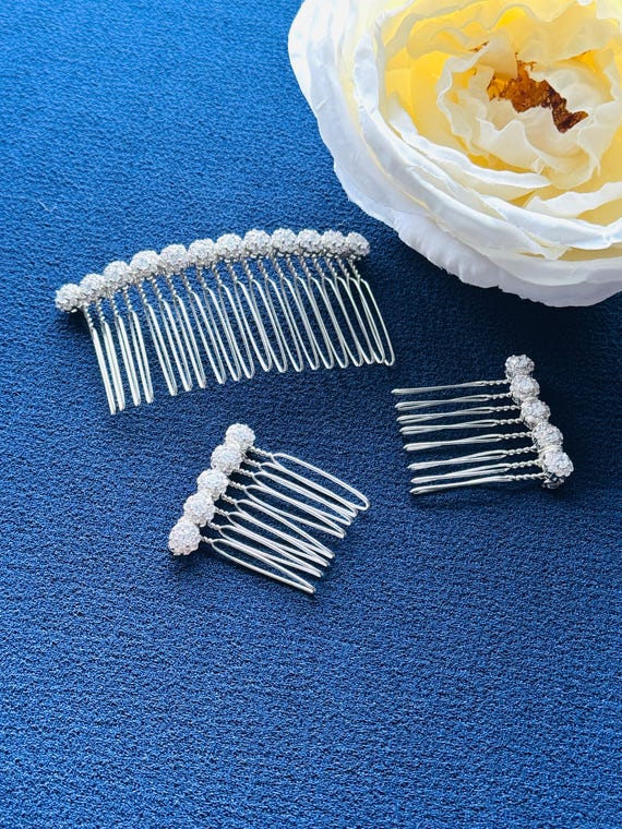 Crystal Bridal Hair Comb - Silver Rhinestone Accent Amandalee Pearl & Crystal Bridal Hair Comb – Elegant Wedding  main image 3