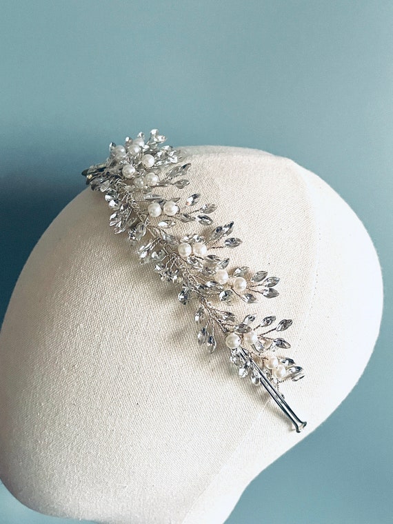 Silver RhinestoneHeadband  Headpiece Amazon.com : TRiXY Silver Rhinestone Wedding Headband  main image 3