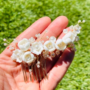Clay Pearl Bridal Comb, Floral Wedding Clay & Pearl Comb, Bridal Headpiece, Gold, Silver, Rose Gold Wedding Comb, Pearl Floral Bridal Comb