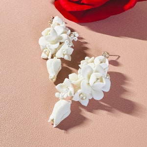 Handmade White Clay Flower Earrings, Bridal Statement Earrings, Wedding Floral Jewelry, Elegant Polymer Clay Drop Earrings