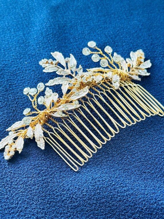 Gold Leaf Crystal Wedding Hair Comb – Elegant Bridal  display picture 1