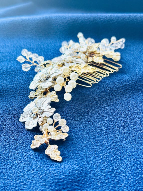 Elegant Gold and Silver Floral Hair Comb Amazon.com : Foyte Crystal Bride Wedding Hair Comb Silver  main image 3