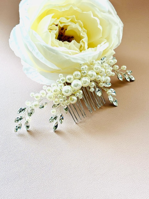Pearl and Crystal Wedding Hair Comb – Elegant Bridal  display picture 2