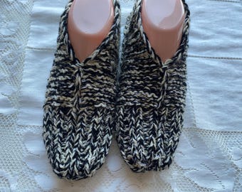 Handmade warm woolen knitted slippers, size 6.5-7.5