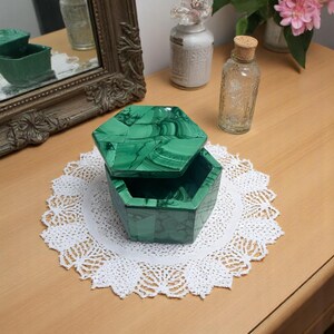 5&quot;x5&quot;x2&quot; Malachite Stone Jewelry Storage Trinket Box Premium Quality Handmade Ring Keepsake Boxes Luxury Gift for Her