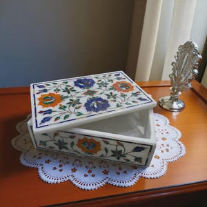 6 &quot;x 4 &quot;x 2&quot; Marmor Inlay Schmuckschatulle für Frauen Weiße Rechteck Vanity Box mit Halbedelstein Schmuck Organizer Schminktisch Dekor Geschenk