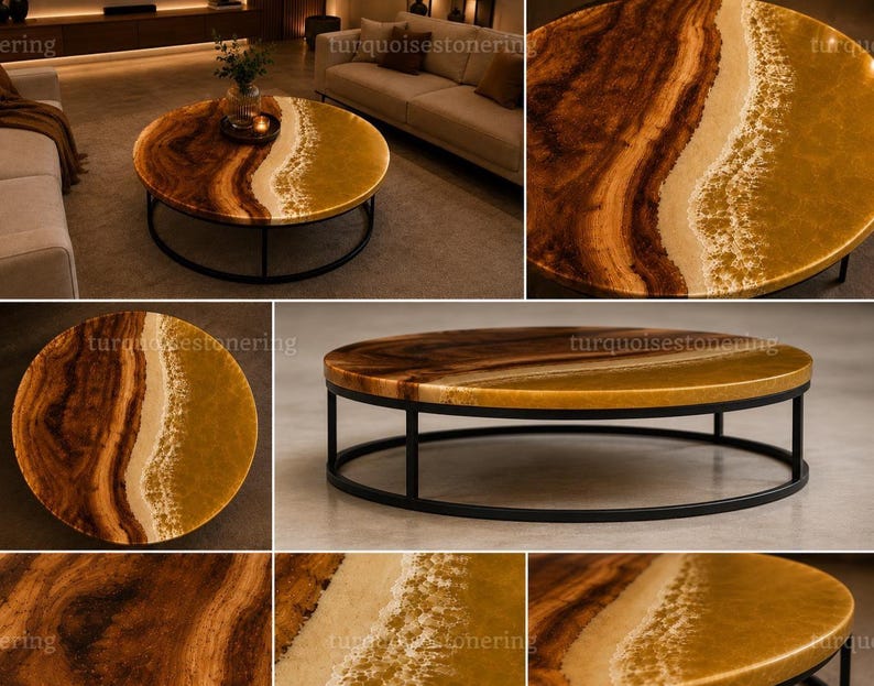 Puede incluir: Una mesa de centro redonda con una superficie de veta de madera natural en un lado y una secci&oacute;n de resina de tono dorado liso en el otro, separadas por un patr&oacute;n de ondas blanco texturizado. La mesa se apoya en una base de marco de metal negro.