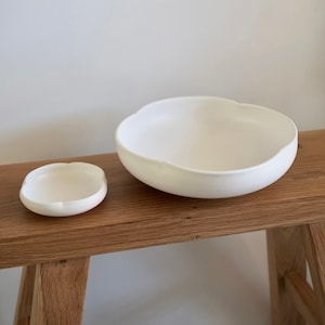 Kasumi Fujimura 4-Petals Bowl / Mini Dish / handmade ceramic bowl / shallow bowl / porcelain bowl / handcarved