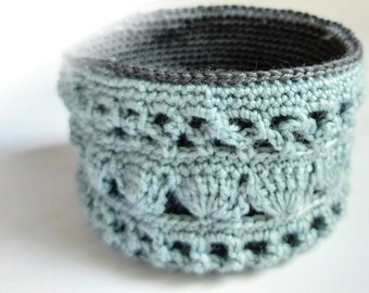 Crochet pattern - cute shell-patterned basket