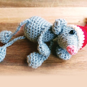 Crochet pattern Christmas rat image 9