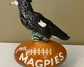 Rare! 1977 - The Magpies - Jim Beam   Decanter