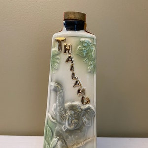 Vintage-1969 &quot;Thailand&quot; A Nation of Wonders Jim Beam   Decanter