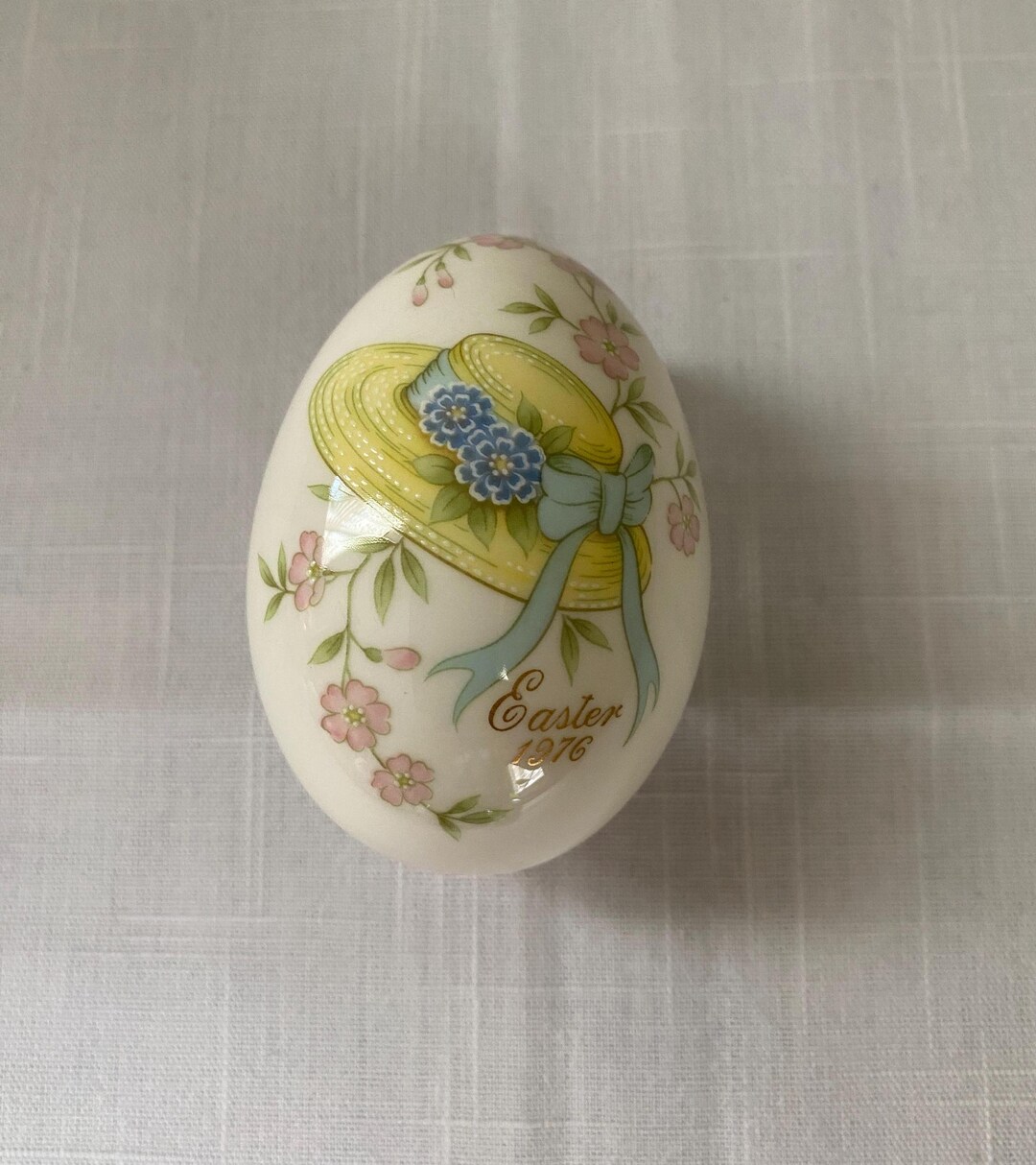 Vintage-1976 6th Edition Easter Noritake Egg 