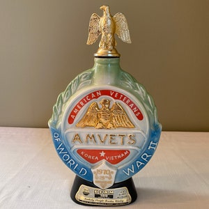 Vintage-1970 "AMVETS" American Veterans of World War II Jim Beam   Decanter