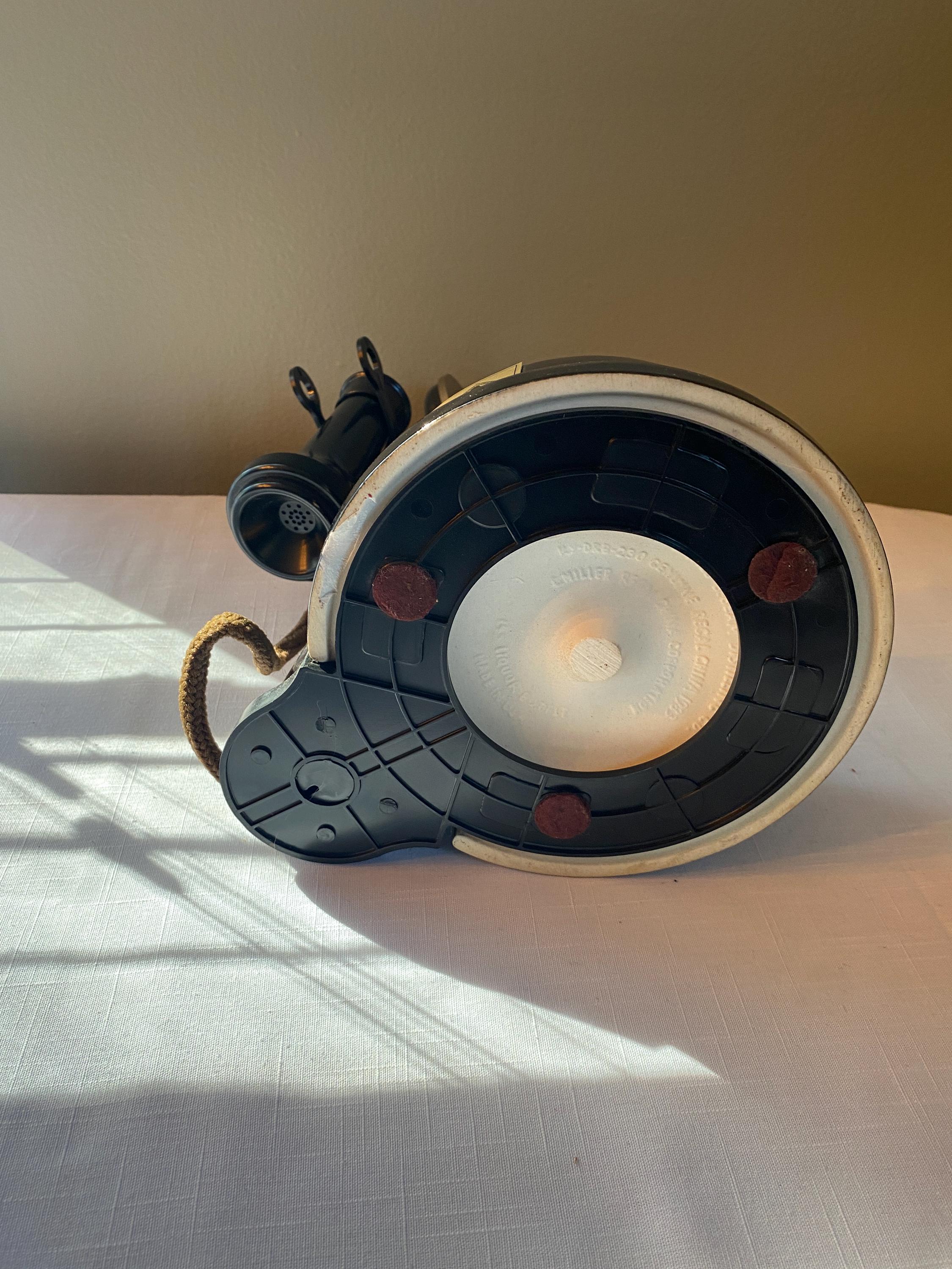 非常に希少な1983年製「1904年製 100桁ダイヤル式電話」ジムビーム