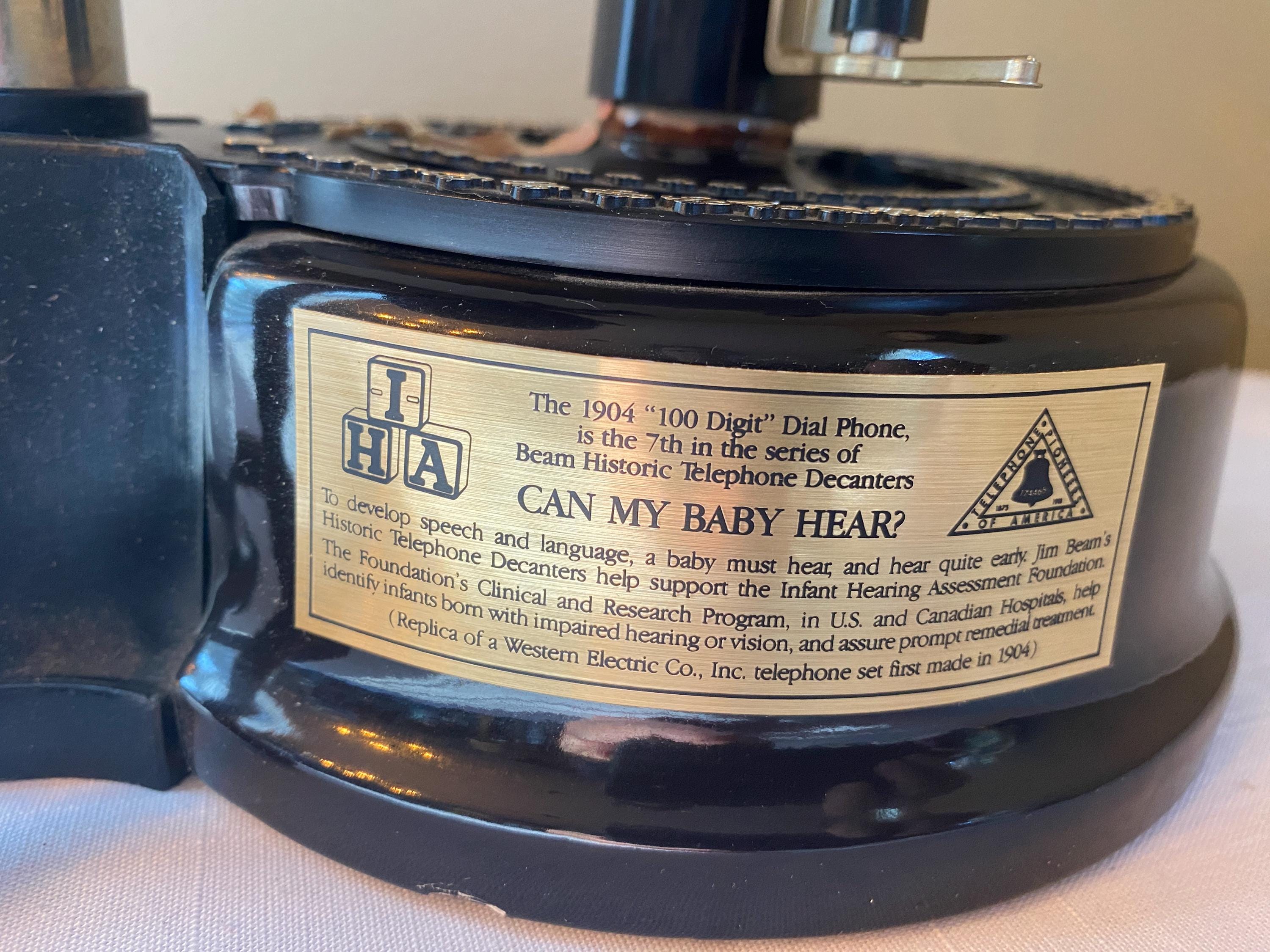 非常に希少な1983年製「1904年製 100桁ダイヤル式電話」ジムビーム