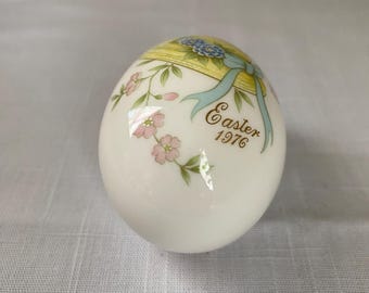 Vintage-1976 6th Edition Easter Noritake Egg 