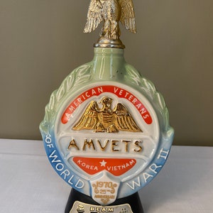 Vintage-1970 "AMVETS" American Veterans of World War II Jim Beam   Decanter