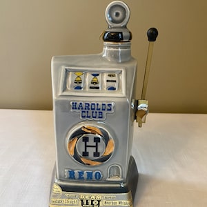 Vintage-1967 &quot;Blue Slot Machine&quot; Reno-Harold&#39;s Club - Jim Beam   Decanter