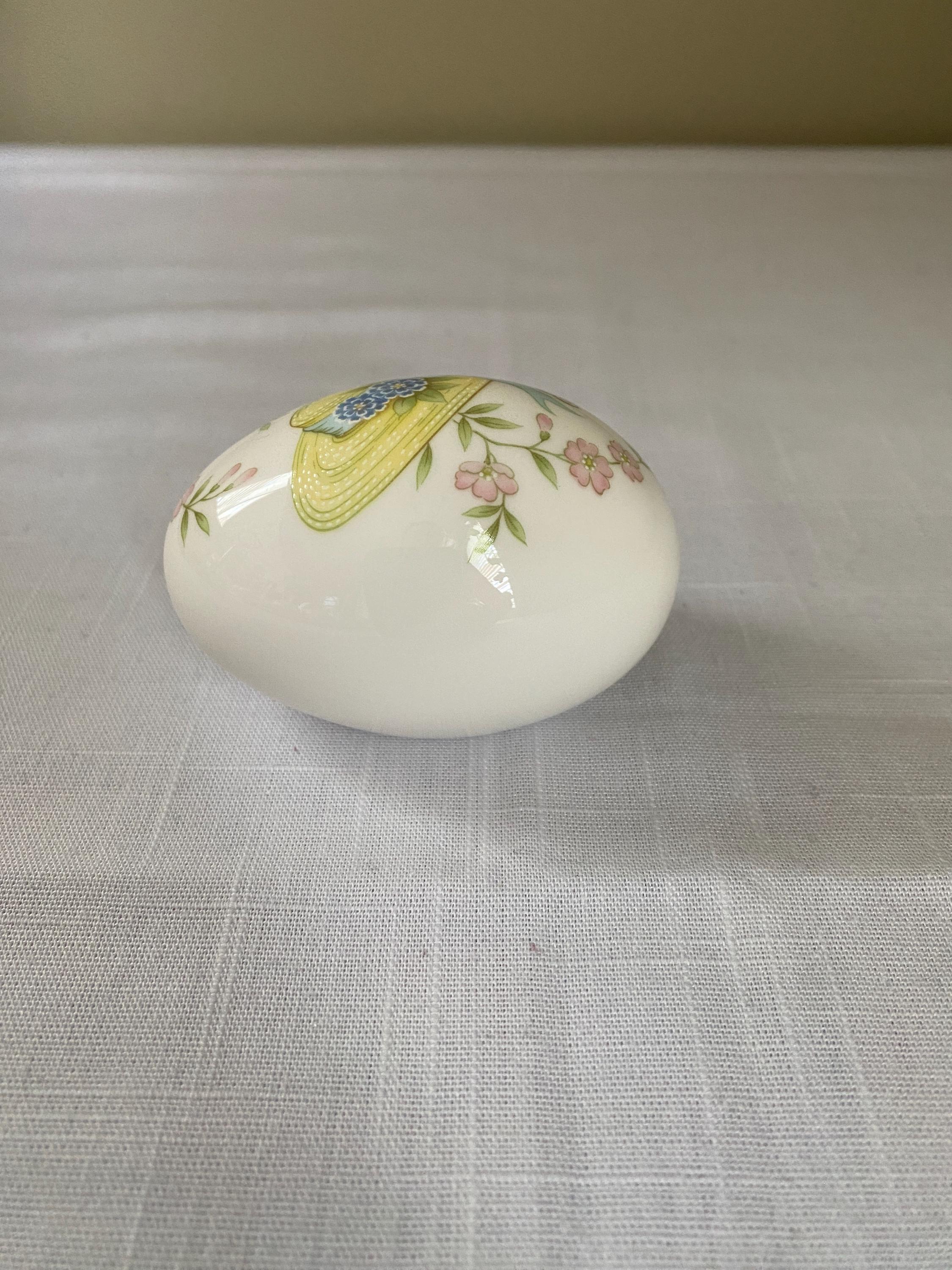 Vintage-1976 6th Edition Easter Noritake Egg 