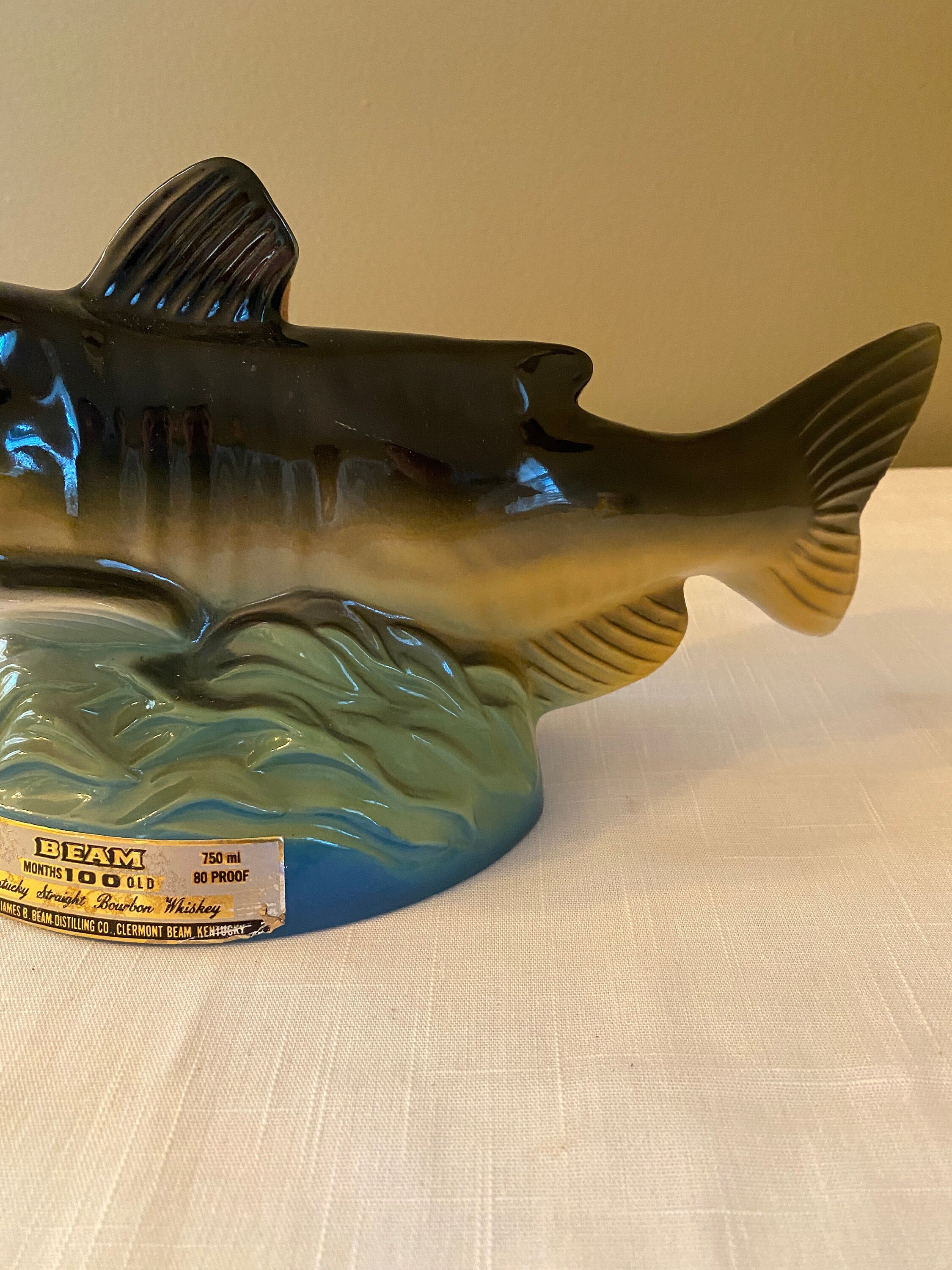 RARE1981 catfish National Fresh Water Hall of Fame Jim Beam Whiskey