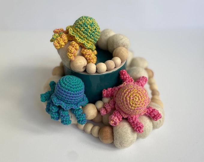 Mini No-Sew Jellyfish Crochet Pattern