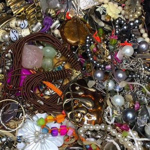 Vintage & Modern Costume Jewellery Lot - Bulk Mixed Job Lot, Wearable and Craft Supply