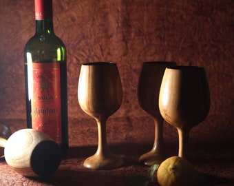 Ensemble de 2 gobelets en bois en bois, calice en bois, ensemble de 2 verres à boire en bois, jeu de deux verres à vin en bois, verres à vin