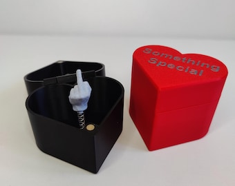Divertida caja de broma con forma de corazón impreso en 3D. Colores y texto personalizados. Regalo de broma. Caja de regalo de San Valentín.