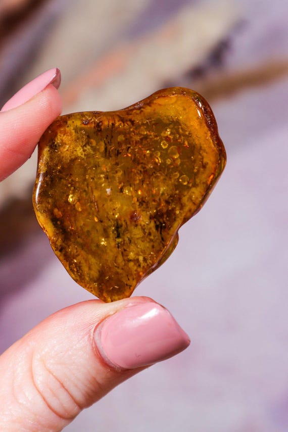 Natural Baltic Amber Crystal – Fossilized Resin Gemstone, Wellness Gift (6.8g)