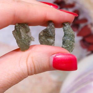 Moldavita Poderosa Elegida Intuitivamente MENOS de 1 Gramo - La Piedra de la Transformación - Tectita - Verde - Auténtica - Meteorito - Mineral - Gema