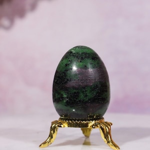 Huevo de Rubí en Zoisita de 4 cm: Cristal para el Amor, la Pasión y el Crecimiento Emocional