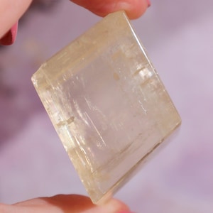 Optical Yellow Calcite 4cm AA Grade | Cubic Confidence Crystal for Empowerment & Solar Plexus Chakra | Inner Strength and Joy Stone