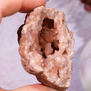 Pink Amethyst Geode 88gr