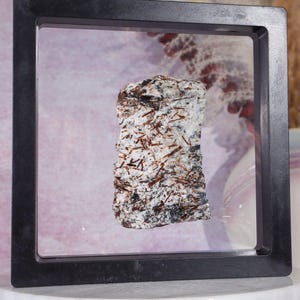 14cm Floating Display Case – Self Standing Crystal & Collectible Frame