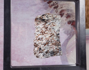 14cm Floating Display Case – Self Standing Crystal & Collectible Frame