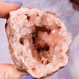 Pink Amethyst Geode 88gr