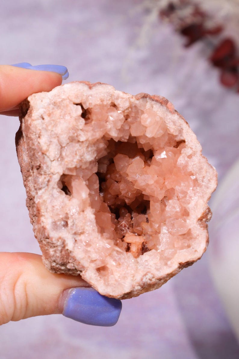 Pink Amethyst Geode 88gr