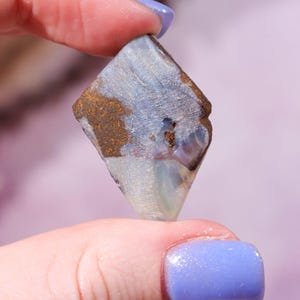 Ópalo Boulder Yowah en bruto de 7,6 g / Ópalo australiano vibrante / Piedra preciosa en bruto / Chakra del corazón y del tercer ojo / Regalo de cristal único