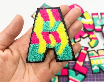 Nieuwe Kleur Letters Chenille Geborduurde Ijzer Op Patch Applique Diy Naam Badge Alfabet Patches Voor Kleding Tas Hoeden Leuk