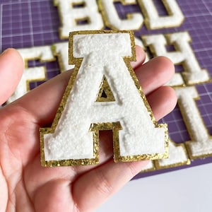 Parche termoadhesivo con letras bordadas de chenilla blanca para ropa de niños, bolsos, insignias con nombre, parches del alfabeto, accesorios de 2,56"