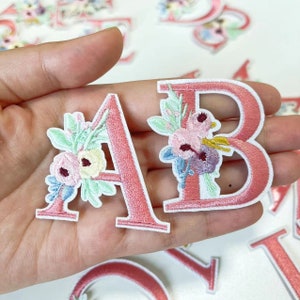 Letras bordadas de flores, apliques de remendos de ferro, faça você mesmo, crachá de nome, alfabeto, remendos de costura para roupas infantis, bolsas, acessórios