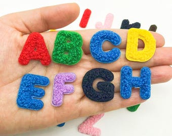 Kleur Letters Chenille Geborduurde Ijzer Op Patch Applique Diy Naambadge Alfabet Patches Voor Kleding Tas Decoratie Accessoires A-Z