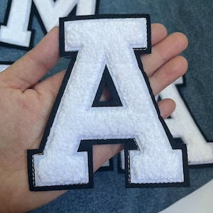 Große Weiße Buchstaben Chenille Gestickt Aufnäher Applikation DIY Namensschild Alphabet Patches Für Kleidung Tasche Accessoires A-Z