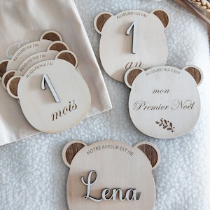 Carte étapes en bois forme ourson pour bébé entièrement personnalisable avec petit pochon pour les ranger image 9