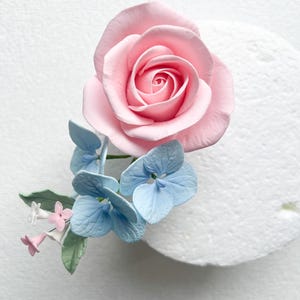 Sugar Pink Rose & Blue Hydrangea Cake Topper | Realistic Sugar flowers for cakes | Made to Order spring summer cake deco | SUGAR BLOOMS UK