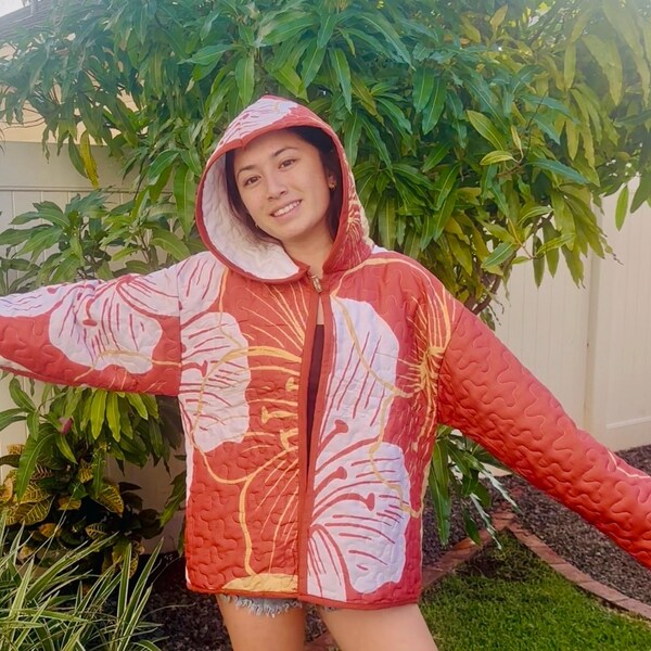 Hawaiian style quilt jacket with hood, burnt orange/red yellow, and white Hibiscus Women M/L #4