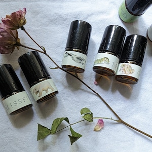 Natürliche Duftöle aus naturreinen, biologischen ätherischen Ölen in Bio-Jojobaöl, Bio-Aromaöl, Aromaroller, Duftroller, Roll'on, Essenzen