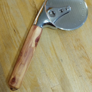 Pizza cutter
