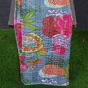 Edredón Kantha floral de algodón indio, colcha bohemia, ropa de cama étnica, colcha acolchada tamaño king bohemia hecha a mano, edredón estampado reversible